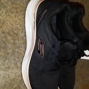 Sketchers shoes